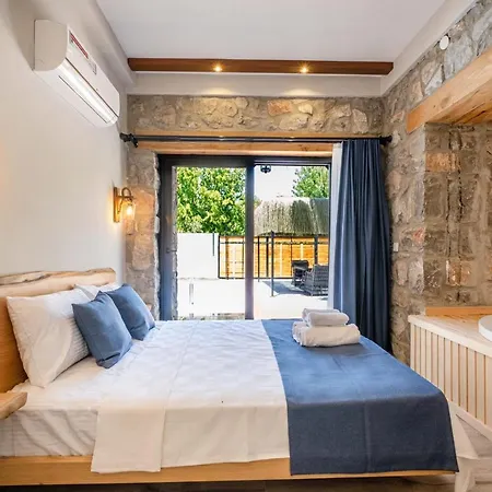 Muestakil Havuzlu Jakuzili Tatil Villasi *