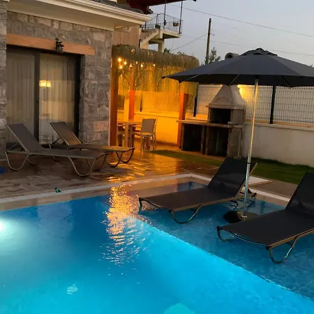 וילה Muestakil Havuzlu Jakuzili Tatil Villasi *