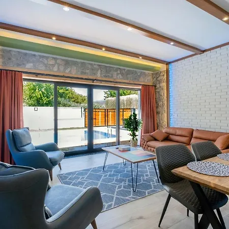 Muestakil Havuzlu Jakuzili Tatil Villasi Fethiye