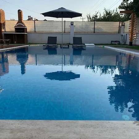 Muestakil Havuzlu Jakuzili Tatil Villasi