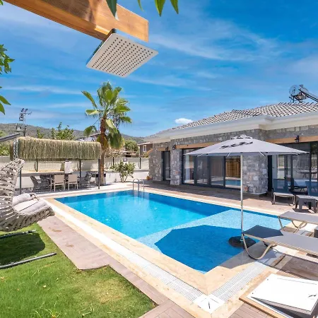 Muestakil Havuzlu Jakuzili Tatil Villasi Fethiye